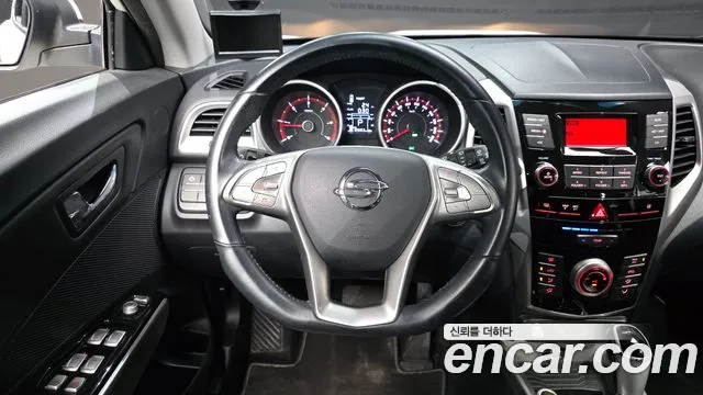KG_Mobility_Ssangyong TIBOLI 2015 thumb 12