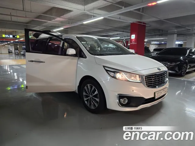 Kia Carnival 2016 thumb 3