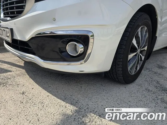 Kia Carnival 2016 thumb 12