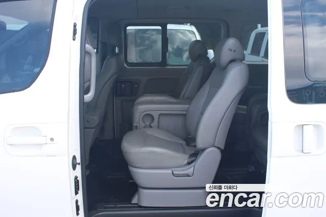 Hyundai Starex 2015 thumb 8