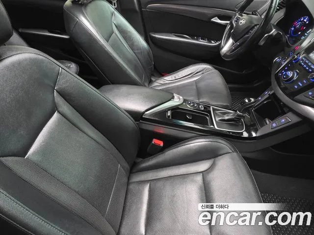 Hyundai i40 2013 thumb 10