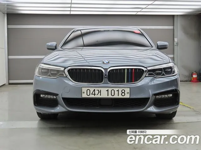 BMW 5-Series 2017 thumb 3