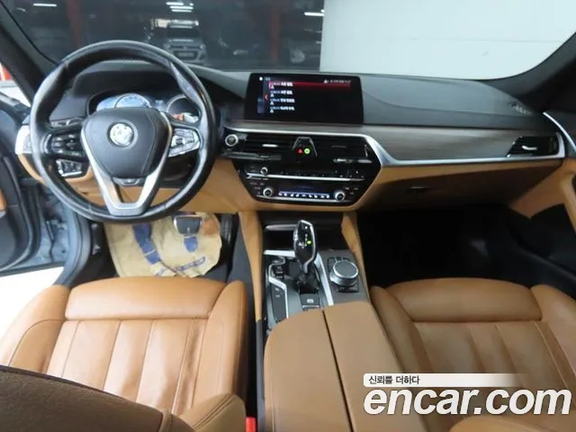 BMW 5-Series 2017 thumb 7