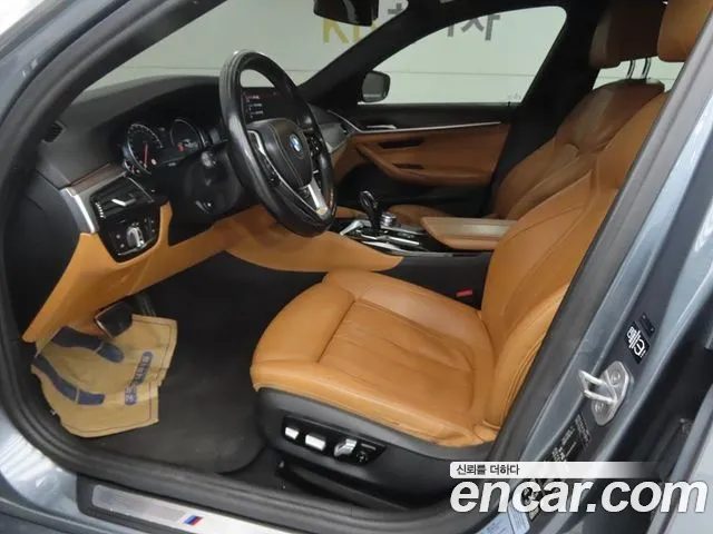 BMW 5-Series 2017 thumb 10