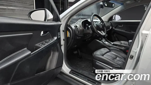 Kia Sportage 2012 thumb 10