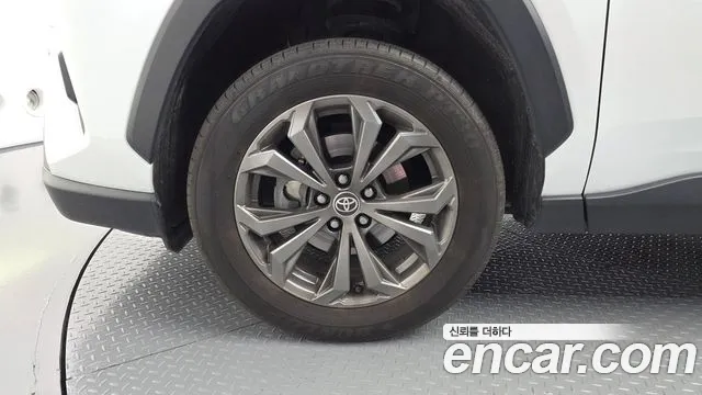 Toyota RAV4 2023 thumb 4