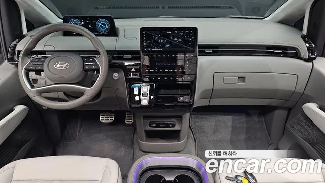 Hyundai Staria 2025 thumb 7