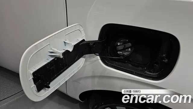 Hyundai Staria 2025 thumb 12