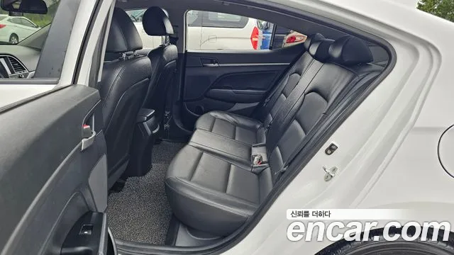 Hyundai Avante 2018 thumb 11