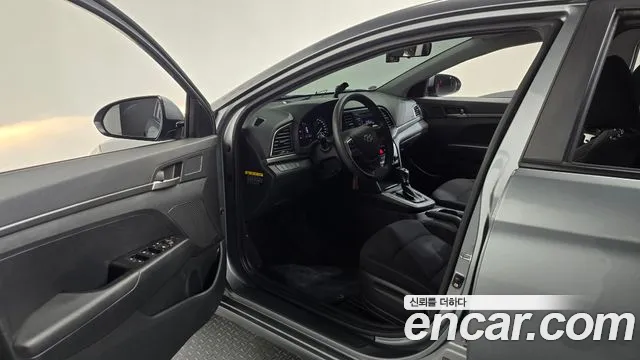 Hyundai Avante 2018 thumb 10