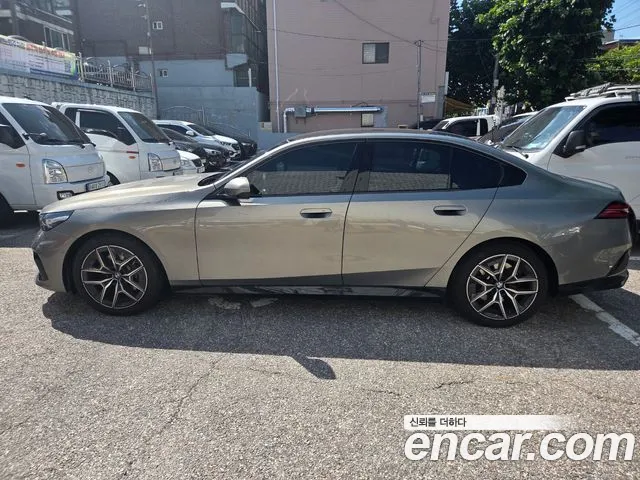 BMW 5-Series 2026 thumb 4