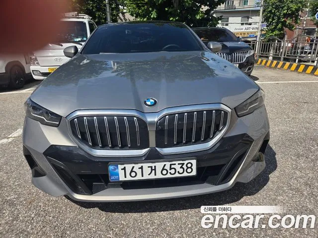 BMW 5-Series 2026 thumb 10