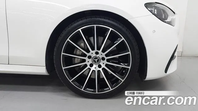 Mercedes-Benz E-Класс 2023 thumb 5