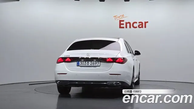 Mercedes-Benz E-Класс 2025 thumb 3