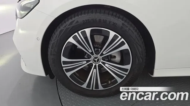Mercedes-Benz E-Класс 2025 thumb 4