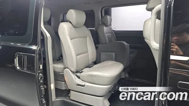 Hyundai Starex 2019 thumb 10