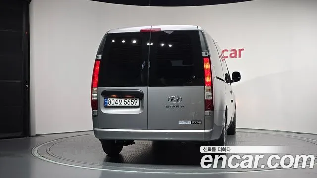 Hyundai Staria 2023 thumb 4