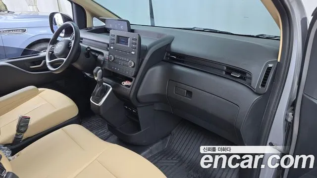Hyundai Staria 2023 thumb 7