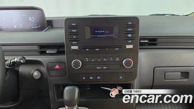 Hyundai Staria 2023 thumb 12