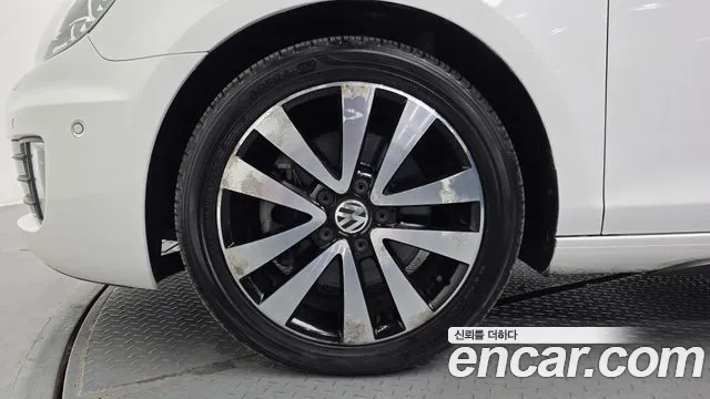 Volkswagen Golf Sportsvan 2012 thumb 5