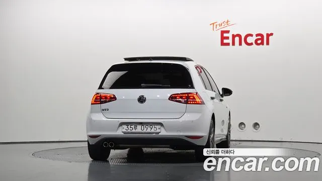 Volkswagen Golf Sportsvan 2015 thumb 3
