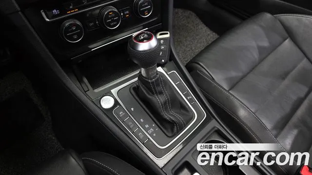 Volkswagen Golf Sportsvan 2015 thumb 8