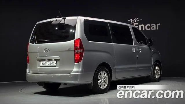 Hyundai Starex 2017 thumb 2