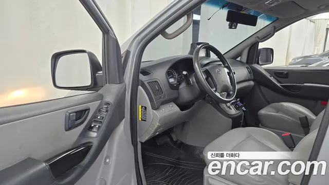 Hyundai Starex 2017 thumb 10