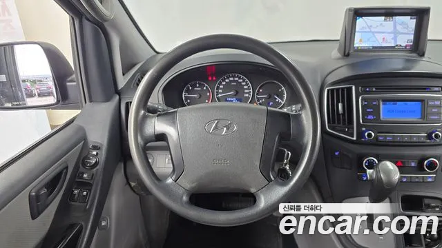 Hyundai Starex 2017 thumb 12