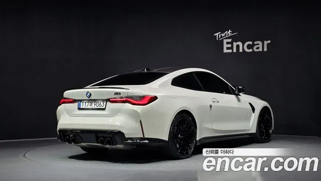 BMW M4 2023 thumb 2