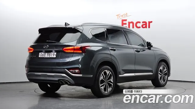 Hyundai Santa Fe 2018 thumb 2
