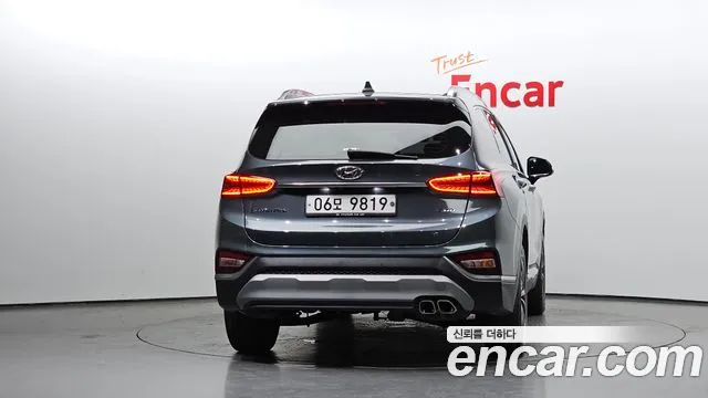 Hyundai Santa Fe 2018 thumb 4