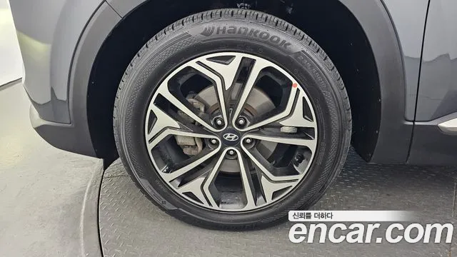 Hyundai Santa Fe 2018 thumb 5