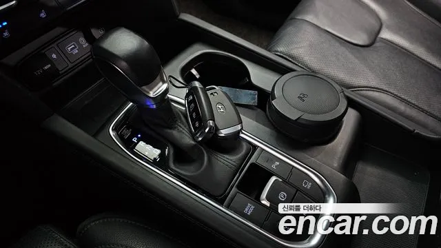 Hyundai Santa Fe 2018 thumb 9