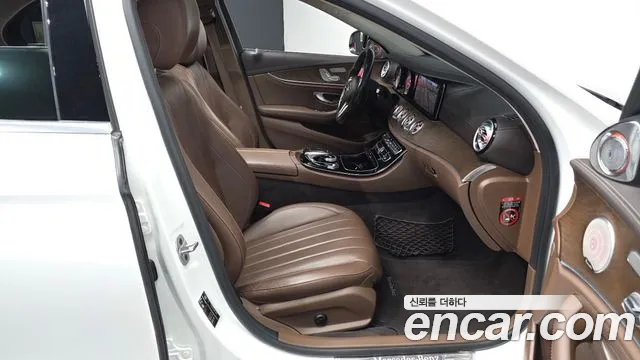Mercedes-Benz E-Класс 2019 thumb 11