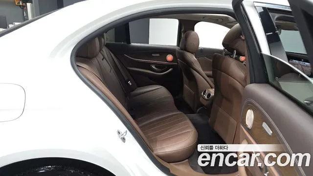 Mercedes-Benz E-Класс 2019 thumb 12