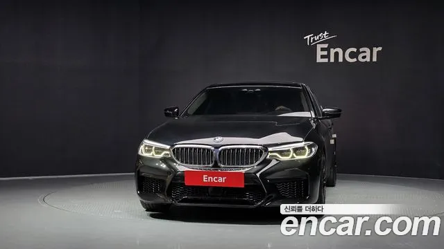 BMW 5-Series 2019 thumb 3