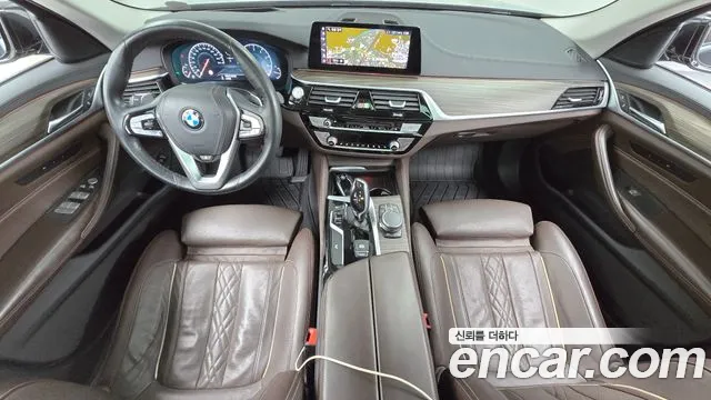 BMW 5-Series 2019 thumb 7