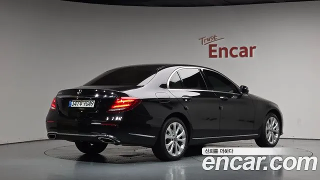Mercedes-Benz E-Класс 2018 thumb 2