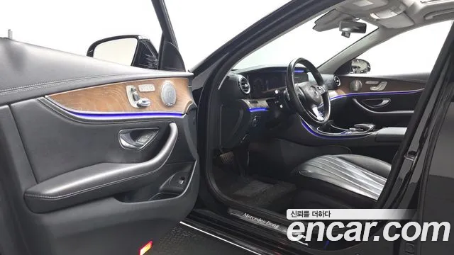 Mercedes-Benz E-Класс 2018 thumb 10