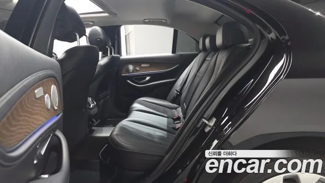 Mercedes-Benz E-Класс 2018 thumb 12
