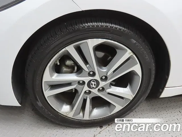 Hyundai Avante 2017 thumb 5