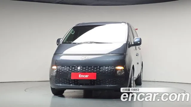 Hyundai Staria 2023 thumb 3