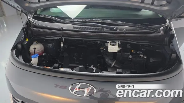 Hyundai Staria 2023 thumb 6