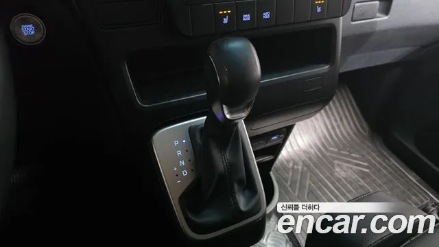 Hyundai Staria 2023 thumb 9