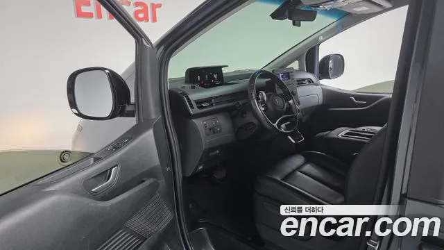 Hyundai Staria 2023 thumb 10
