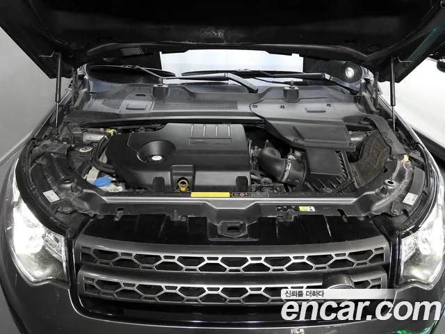 Land Rover Discovery Sport 2017 thumb 6