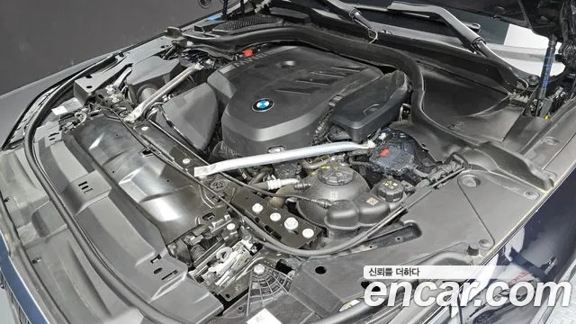 BMW 5-Series 2023 thumb 5
