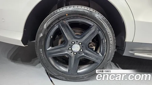 Mercedes-Benz GLE 2016 thumb 5