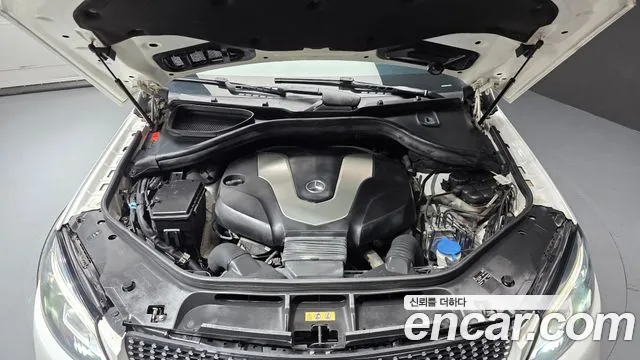 Mercedes-Benz GLE 2016 thumb 6